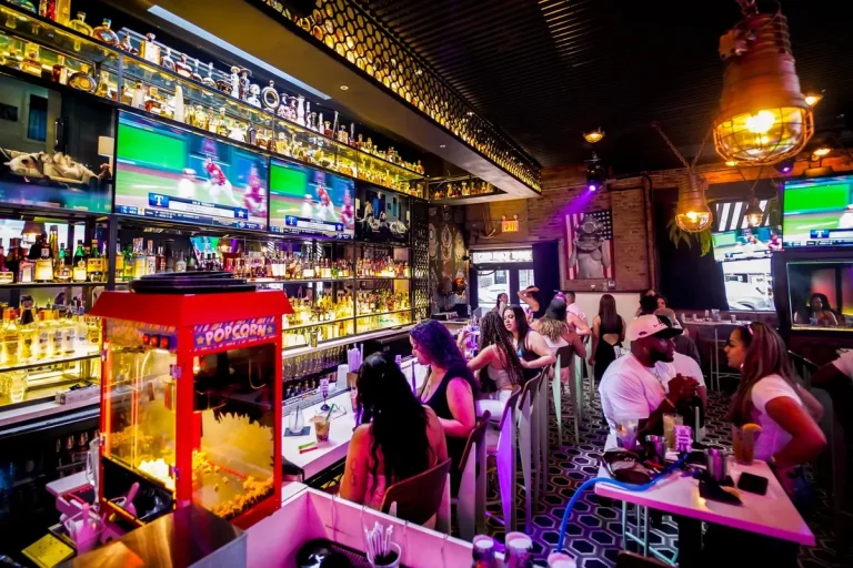 Dive Bar LIC logo